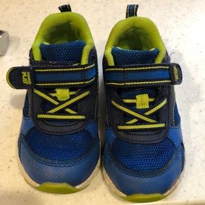 Stride Rite 7 Wide sneakers